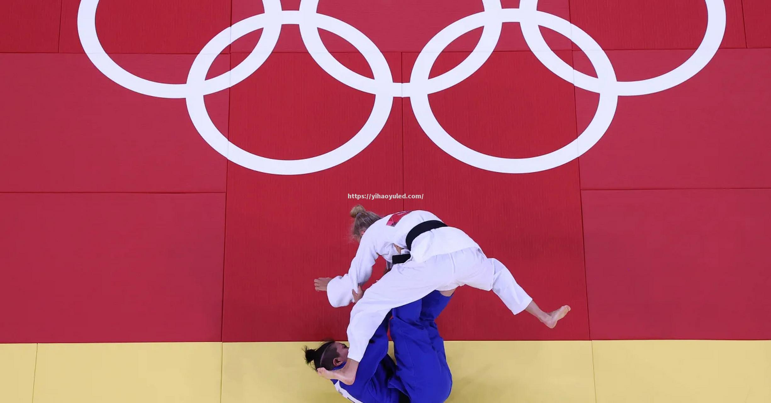 乌拉圭女子体操选手勇夺金牌